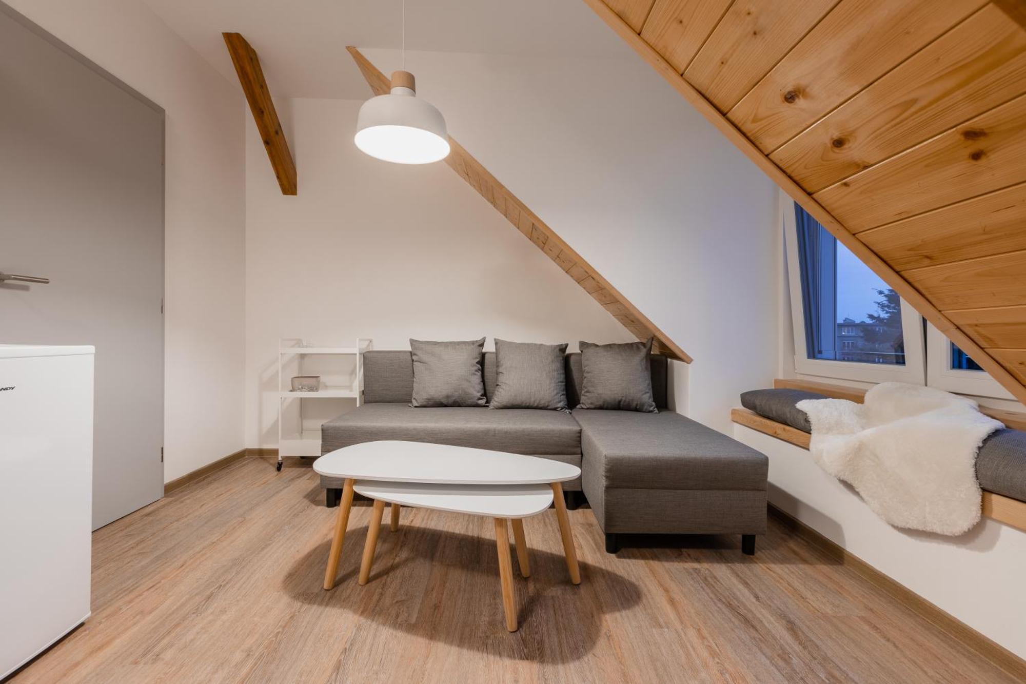 אולומוץ Romanticky Loft Parking U Hlavniho Nadrazi מראה חיצוני תמונה